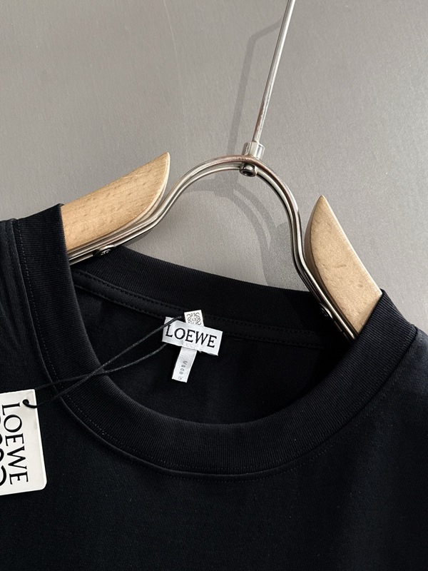 ブランドTシャツ側面デザイン